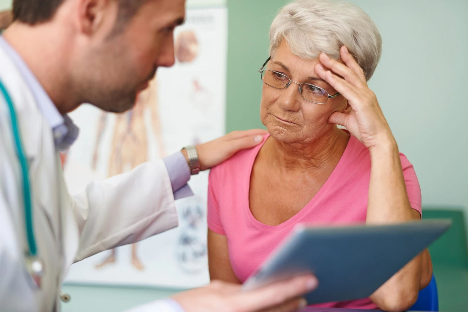 Não espere adoecer: Por que procurar um Geriatra a partir dos 60 anos (ou antes)?